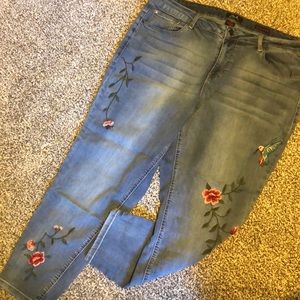 EUC Earl Skinny Ankle Jeans